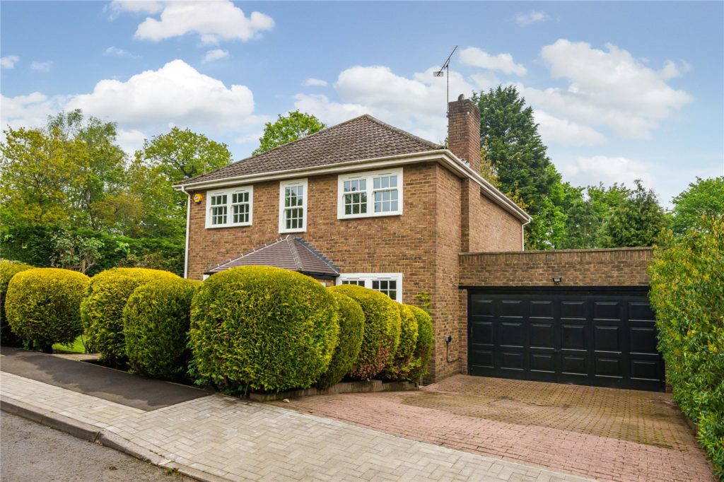 Greenacre Close, Hadley Highstone