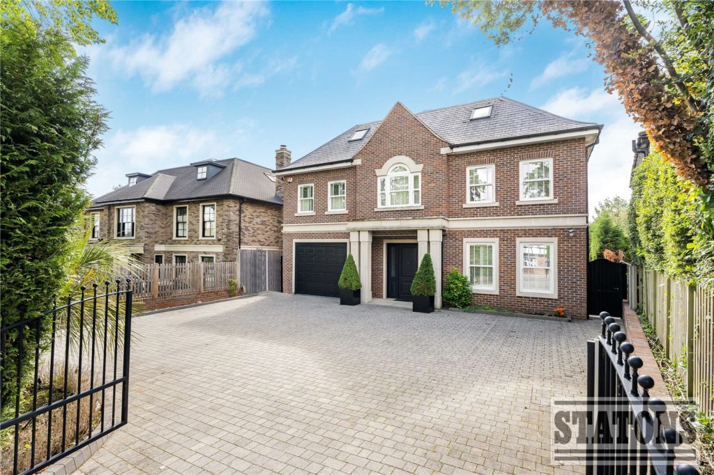 Oakleigh Avenue, Whetstone