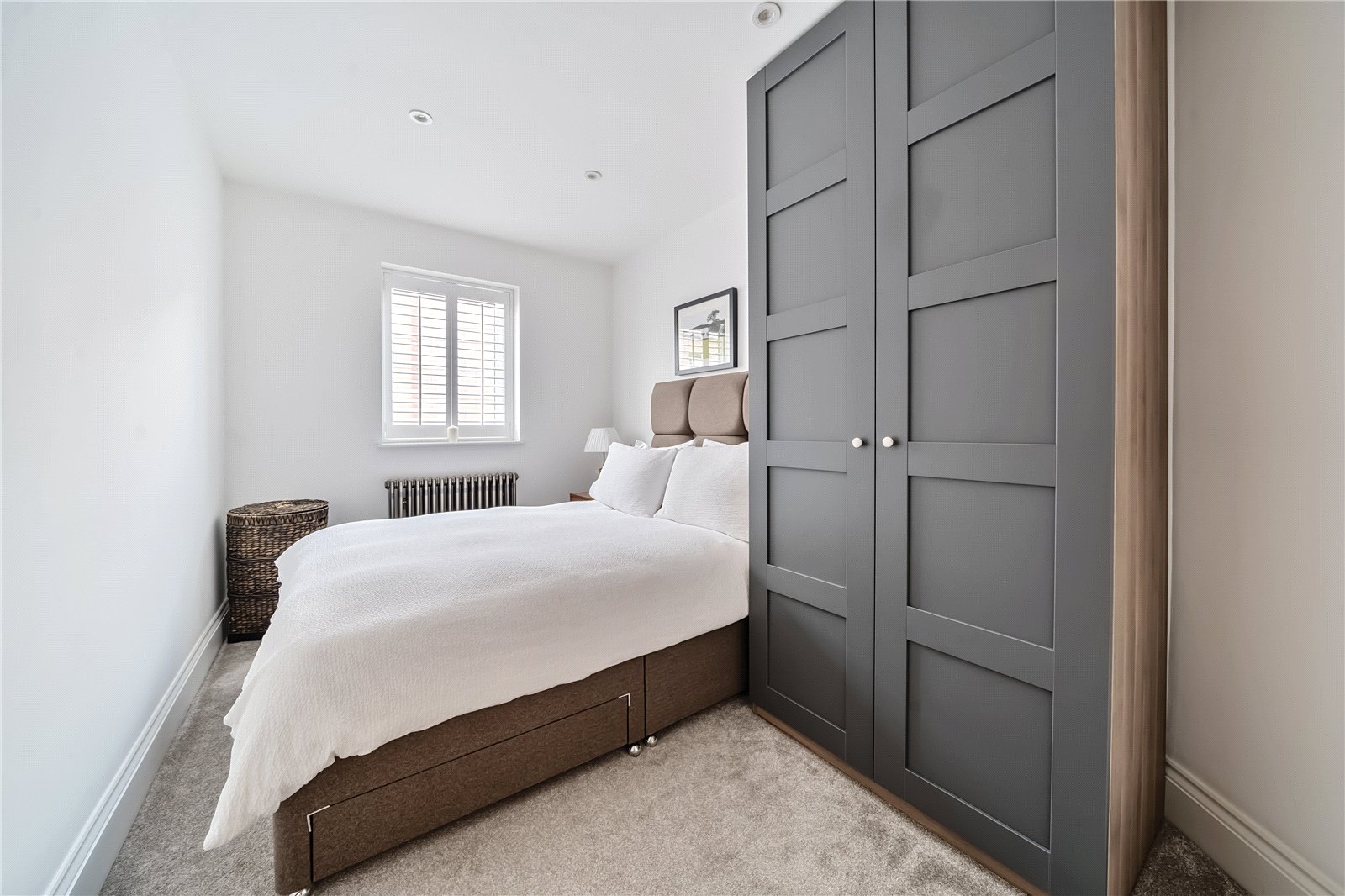 Brookside, East Statons