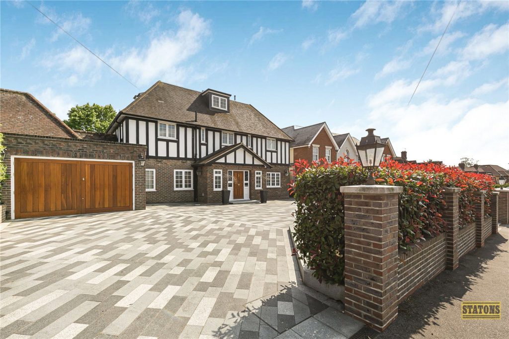 Brookmans Avenue, Brookmans Park