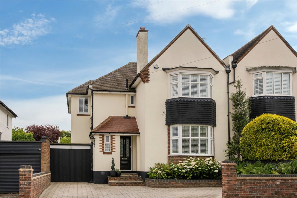 Friars Avenue, Whetstone