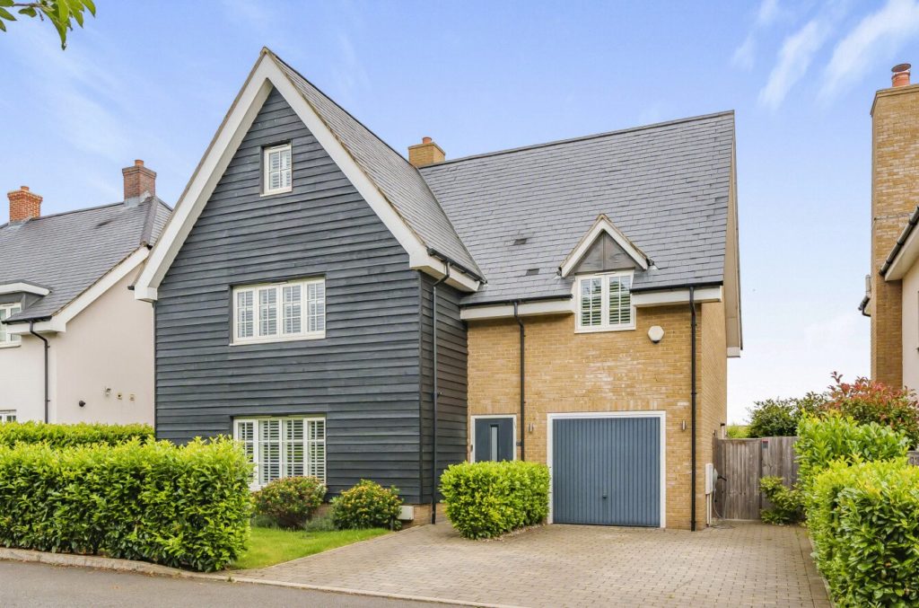 Stables End, Aldenham