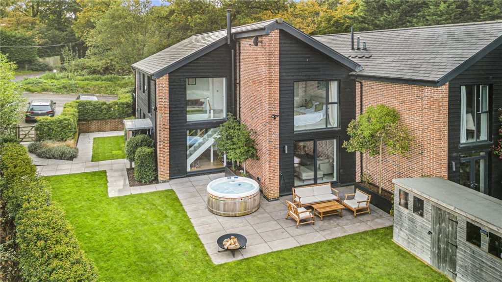 The Ridings, Ponsbourne Manor