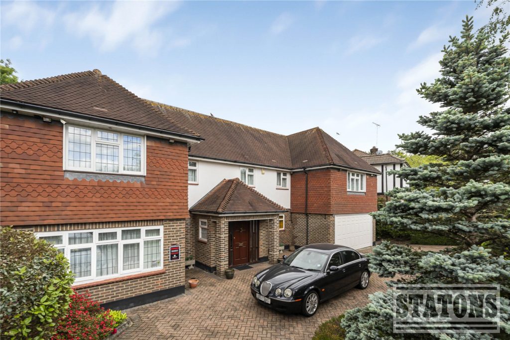 Parkgate Avenue, Hadley Wood