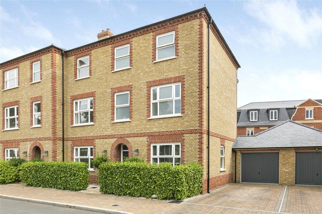 Sassoon Drive, Trent Park