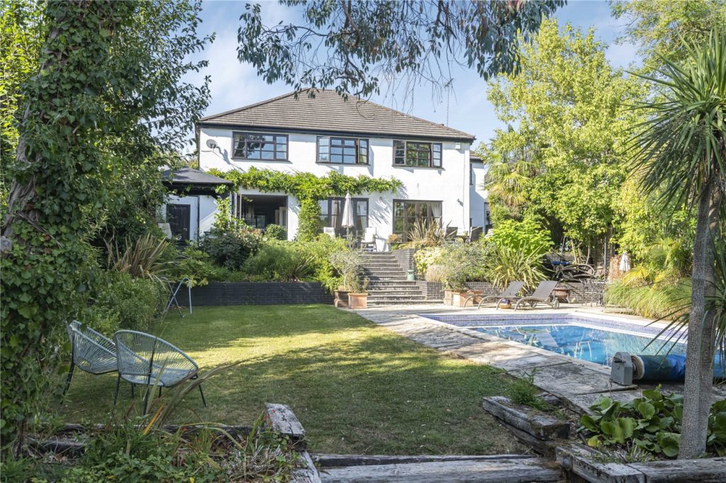 Greenbrook Avenue, Hadley Wood