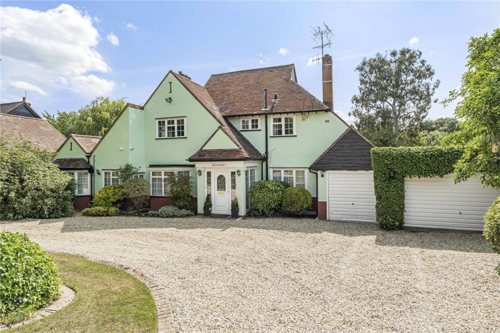 The Avenue, Potters Bar