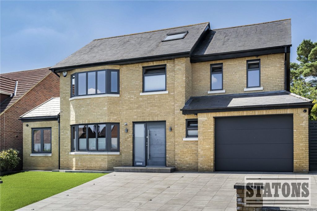Homewood Avenue, Cuffley
