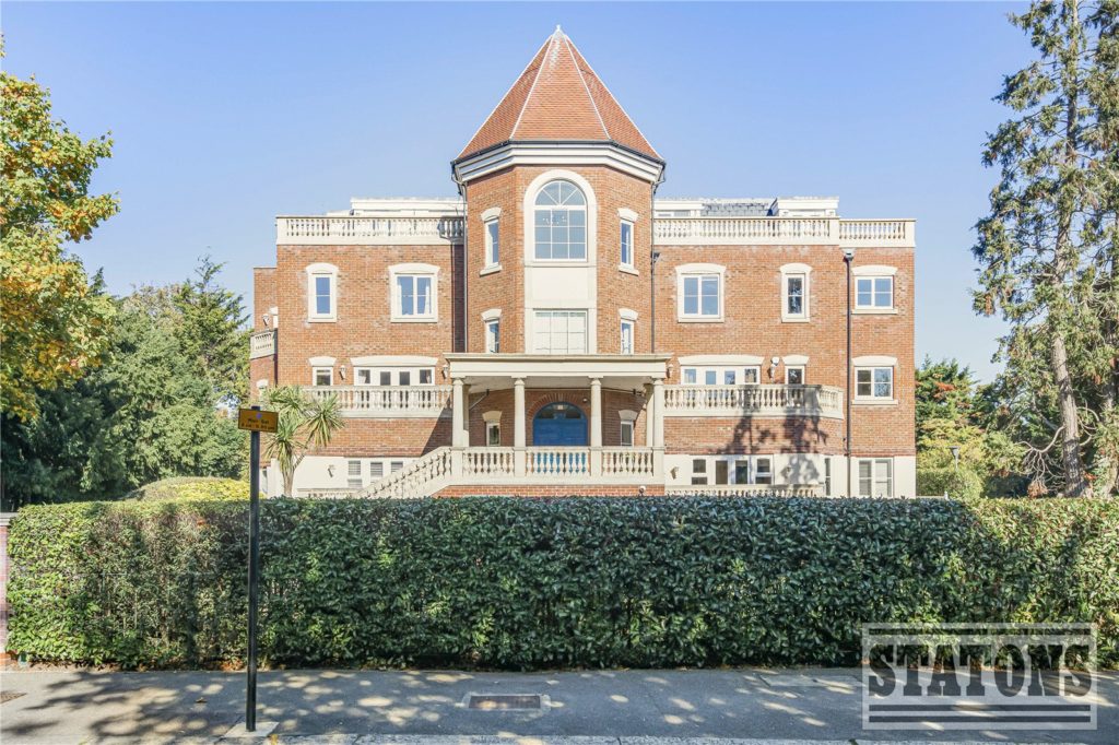 Village Road, Enfield