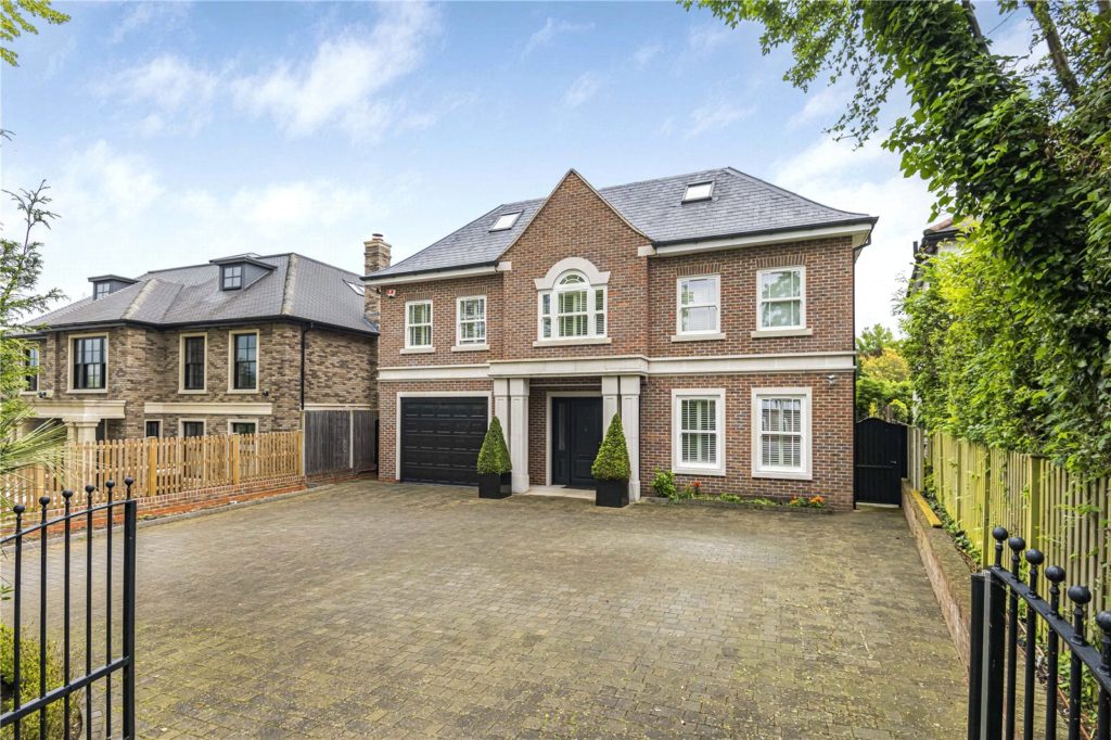 Oakleigh Avenue, Whetstone