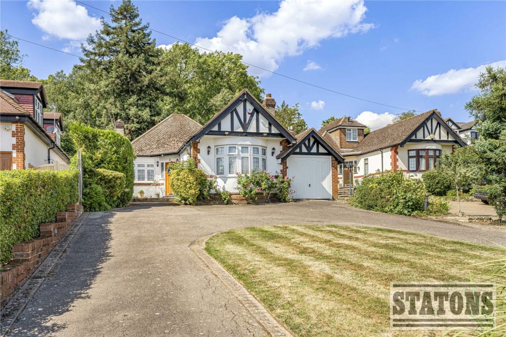 Georges Wood Road, Brookmans Park