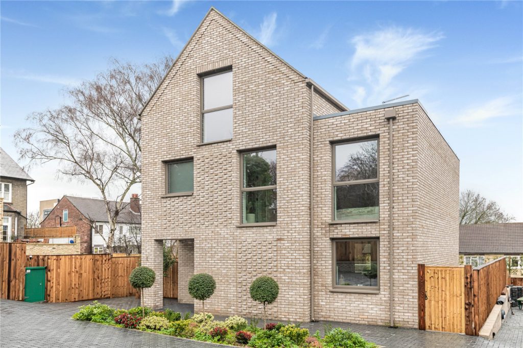 Magenta Close, 36 Park Road