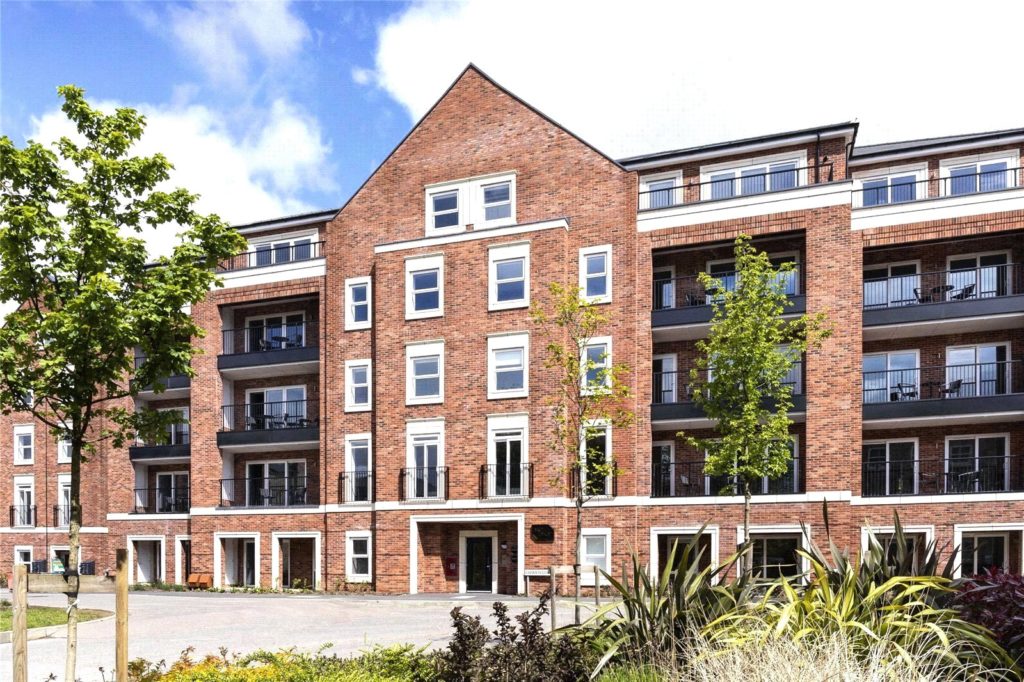 Burr Court, Whetseone