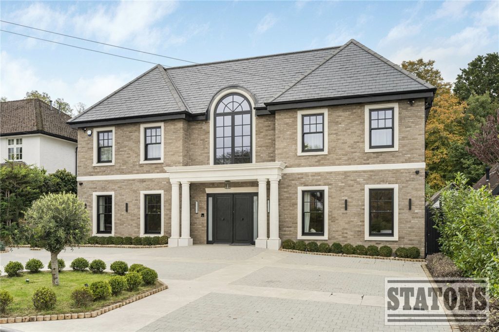 Barham Avenue, Elstree