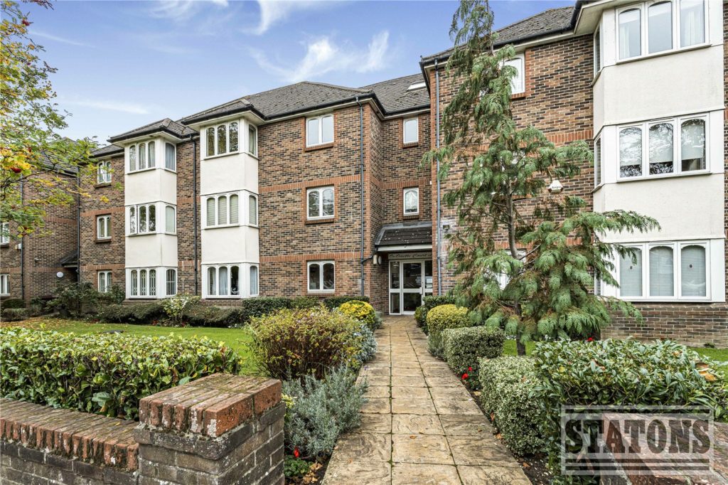 High Road, Whetstone