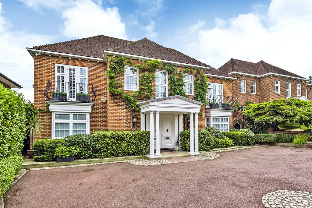 Totteridge Lane, Totteridge - Sept - 2025