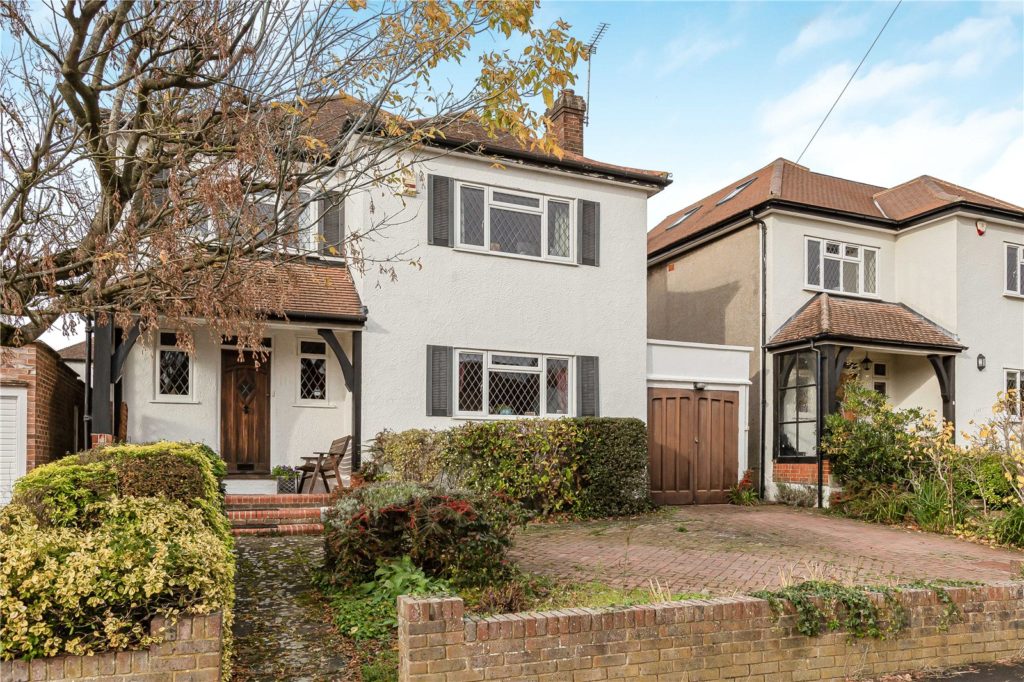 Bluebridge Avenue, Brookmans Park