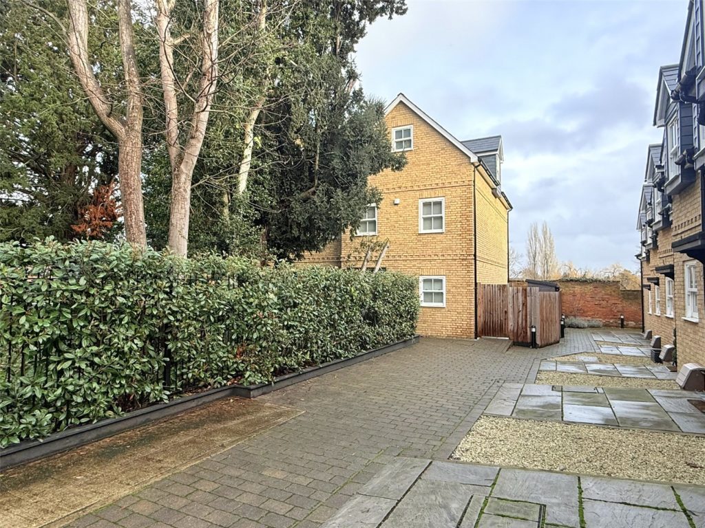 Churchgate, Cheshunt