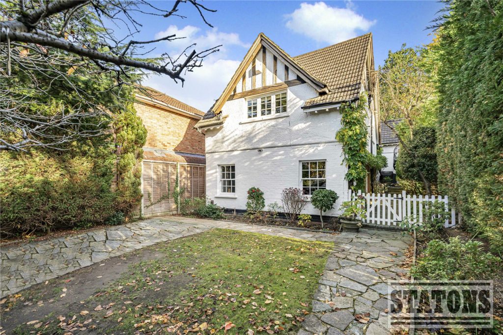 Woodside Grange Road, Woodside Park