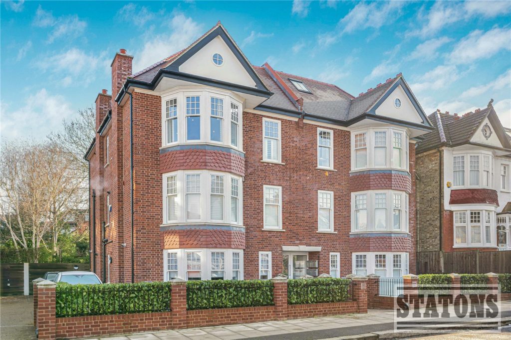 Avondale Avenue, Woodside Park