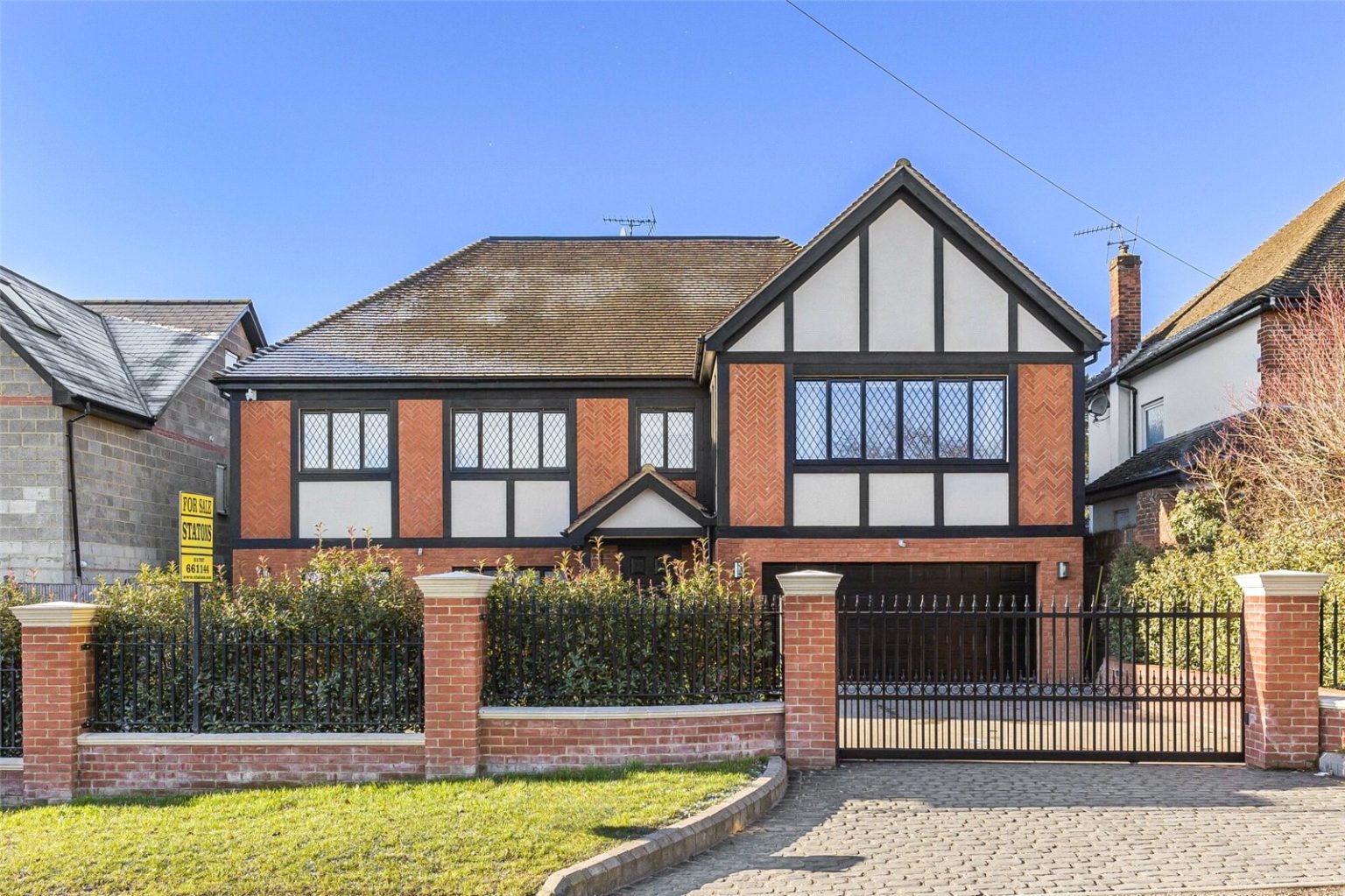 Mymms Drive, Brookmans Park | Statons