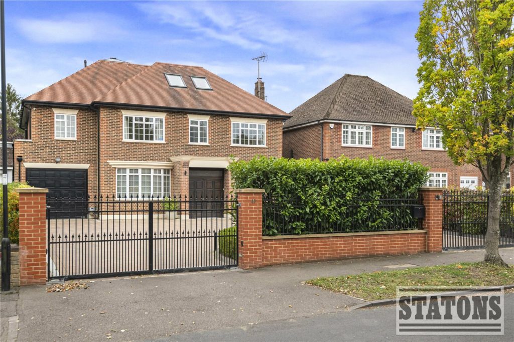 Kingwell Road, Hadley Wood