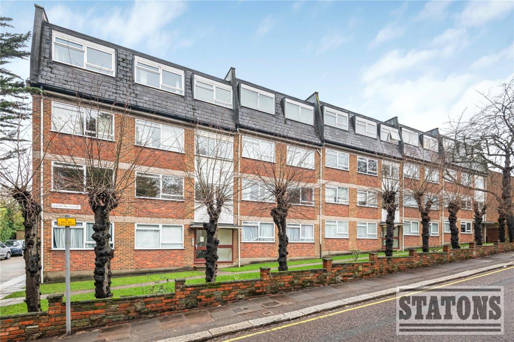 Sunbury Court, Manor Road