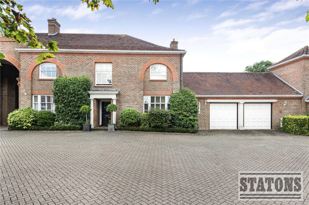 Northaw Place, Coopers Lane