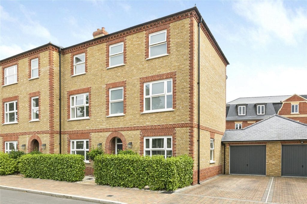 Sassoon Drive, Trent Park