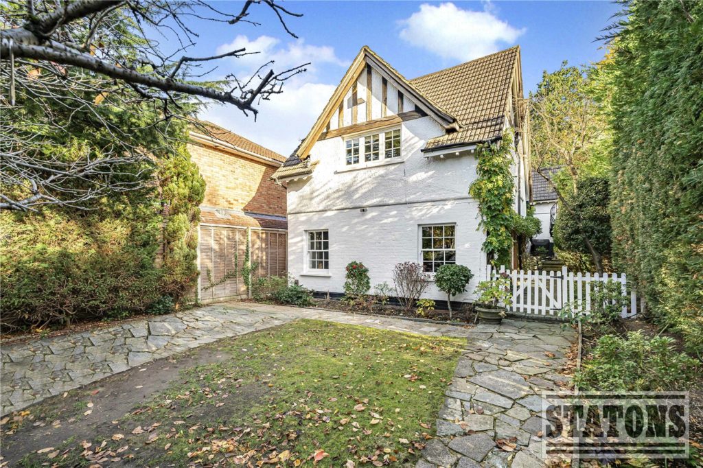 Woodside Grange Road, Woodside Park