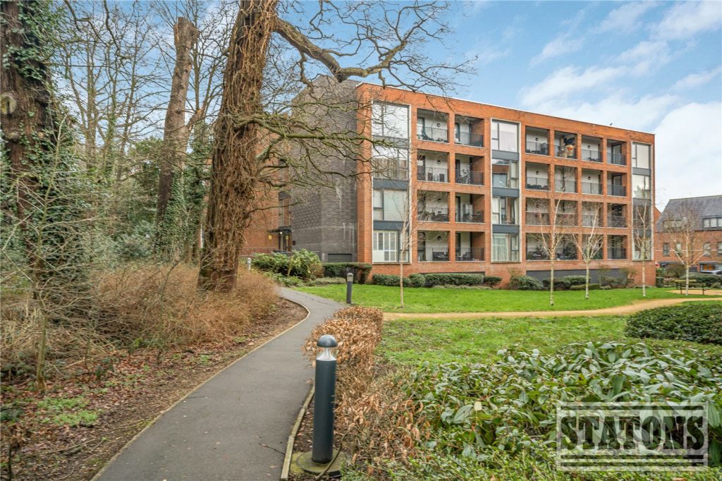 Ebony Crescent, Barnet