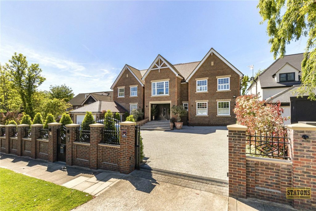 Beech Hill Avenue, Hadley Wood