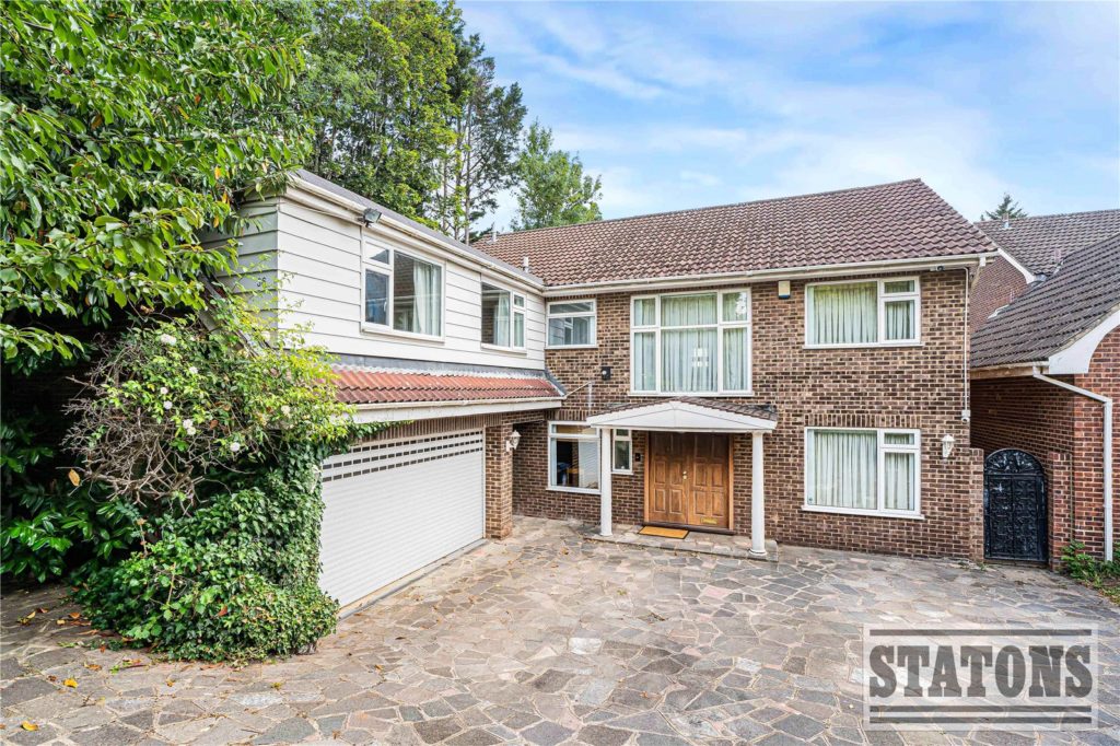 Oakleigh Park South, Whetstone