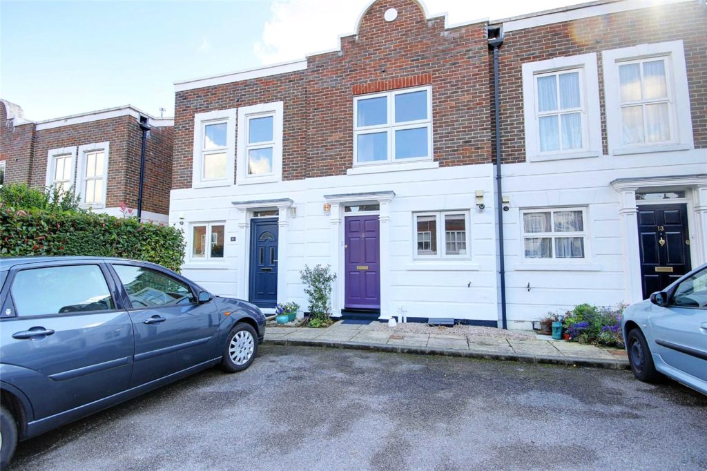 Belgravia Close, High Barnet