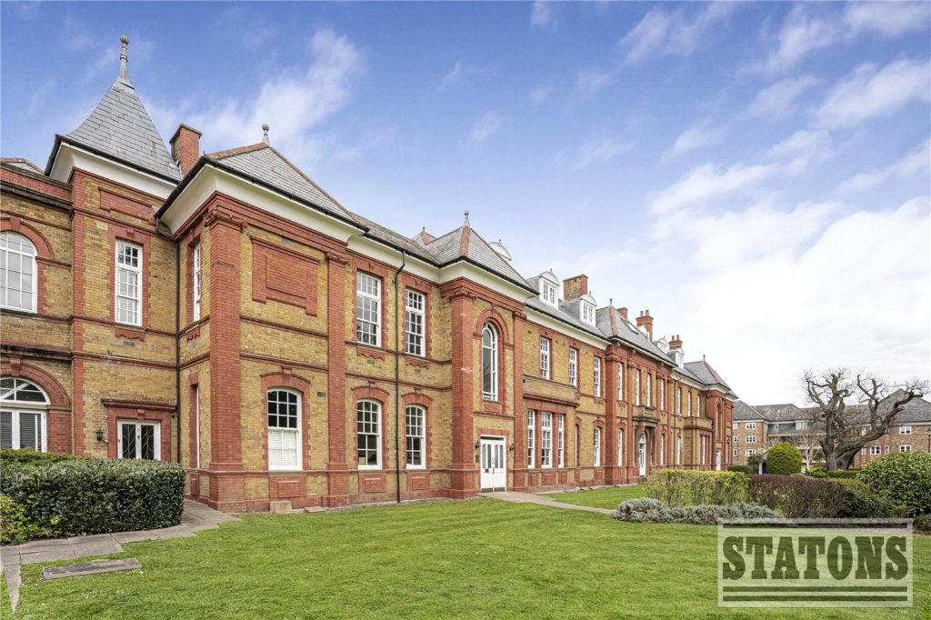 Newsholme Drive, London