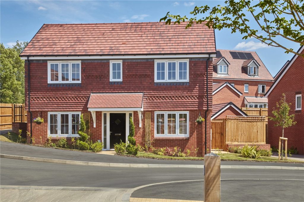 King George’s Vale, Coronation Avenue