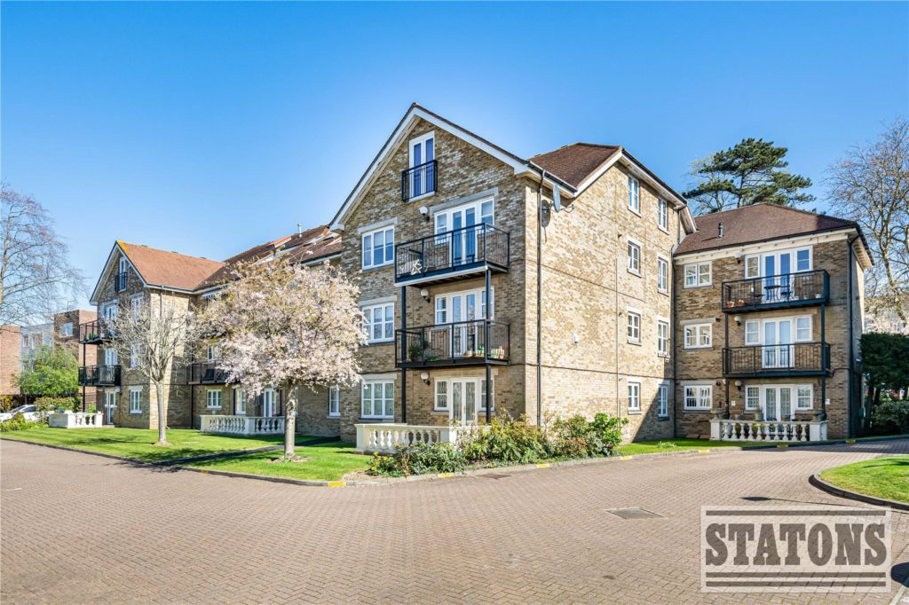 High Road, Whetstone