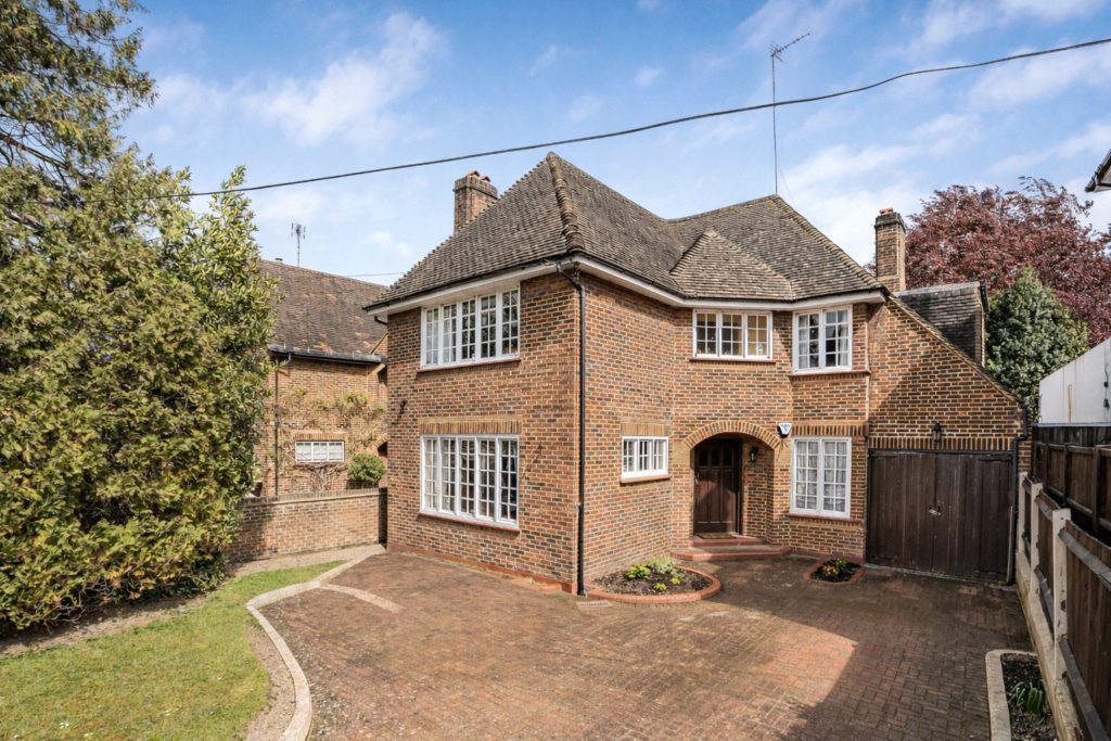 Oakleigh Park South, Whetstone