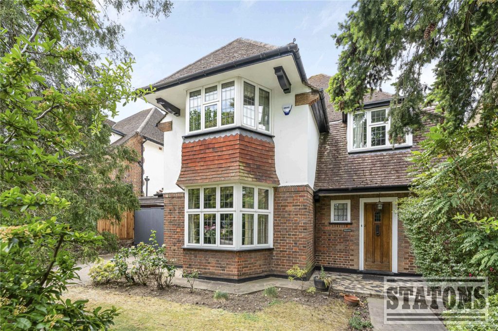Oakleigh Avenue, London