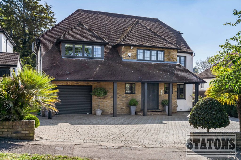 Parkgate Avenue, Hadley Wood