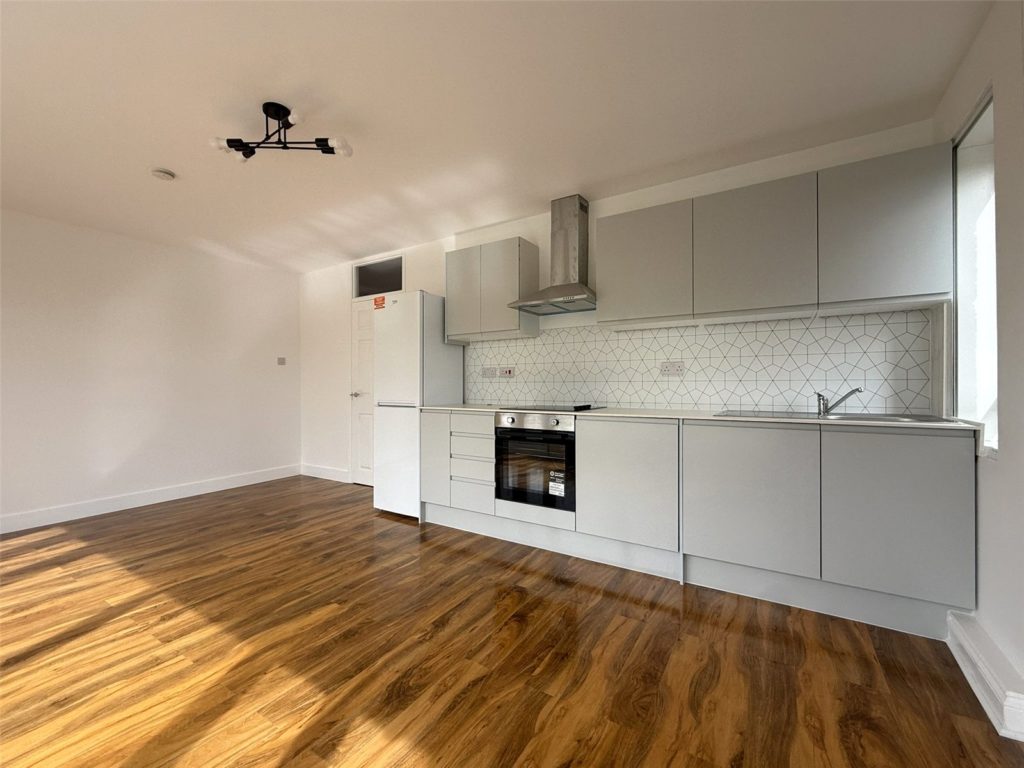 Crescent West, Hadley Wood