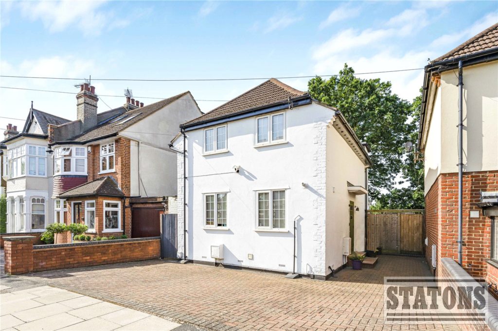 Queens Avenue, Whetstone