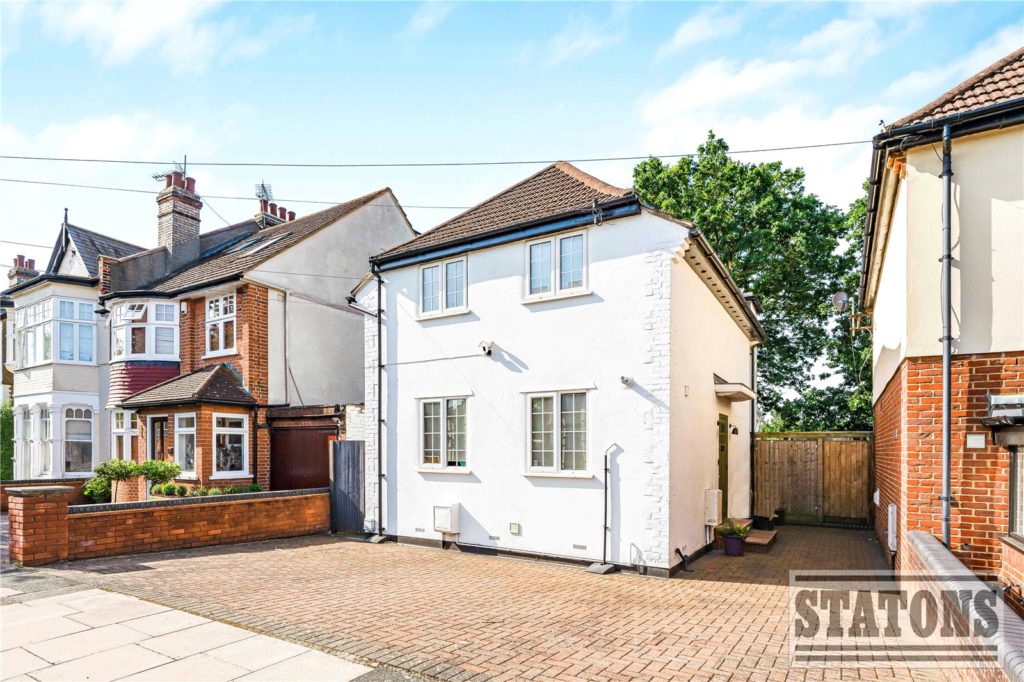 Queens Avenue, Whetstone