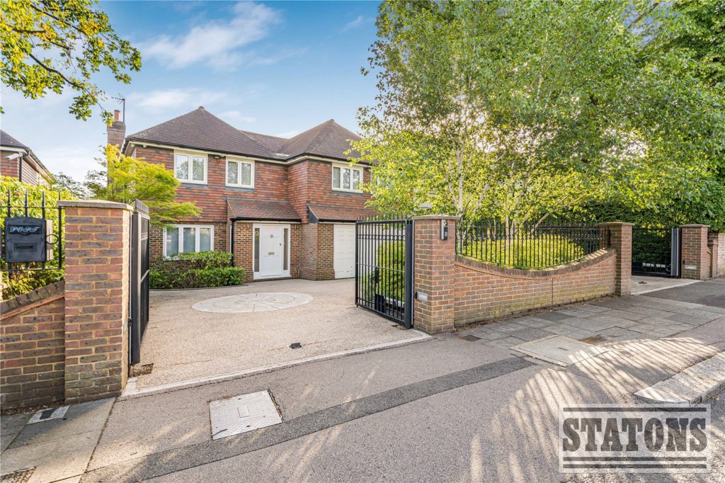 Friern Barnet Lane, Whetstone