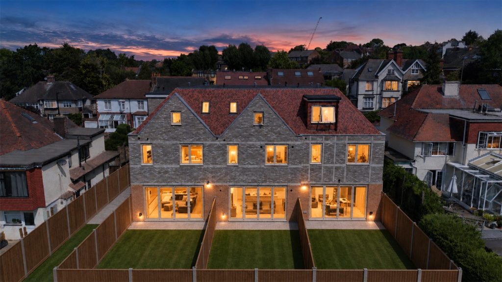 Slades Hill, Enfield