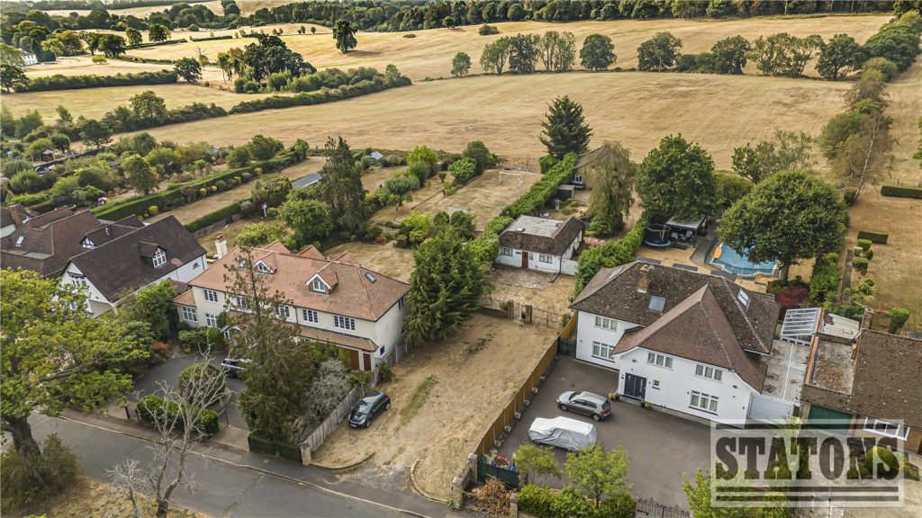 The Ridgeway, Cuffley