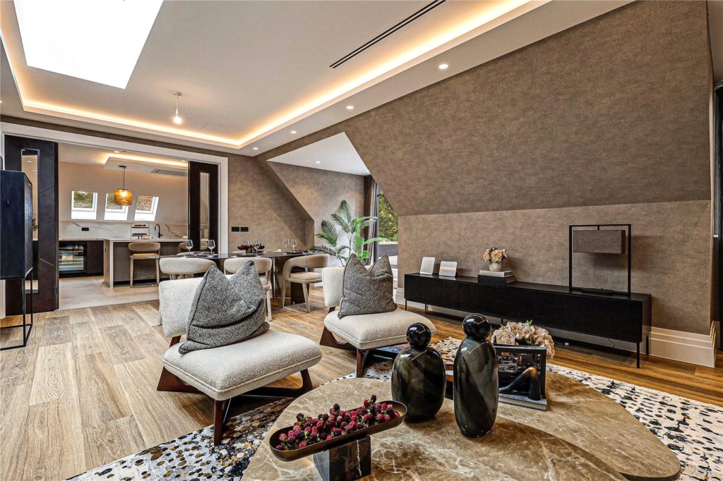 Apartment 6 Wildacre, Northwood