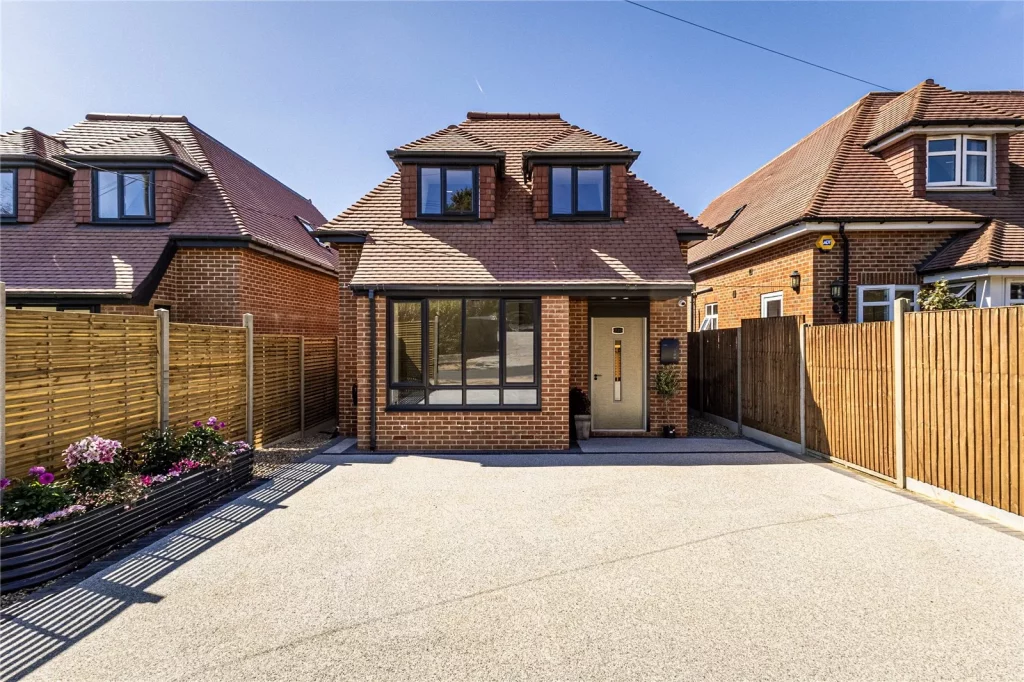 # 7 Park Road, Barnet