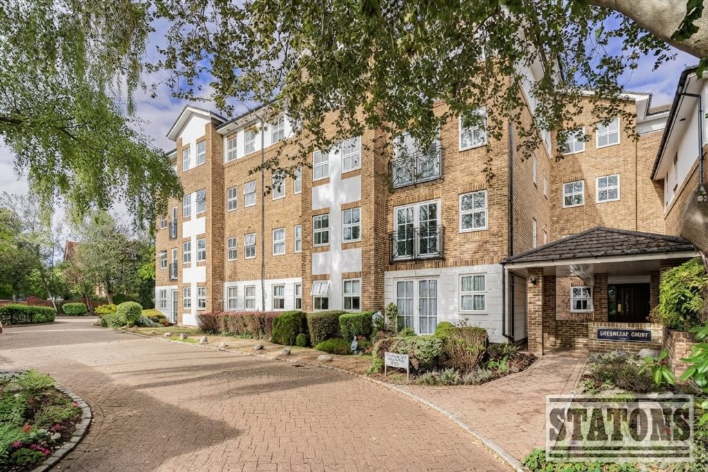 Oakleigh Park North, London