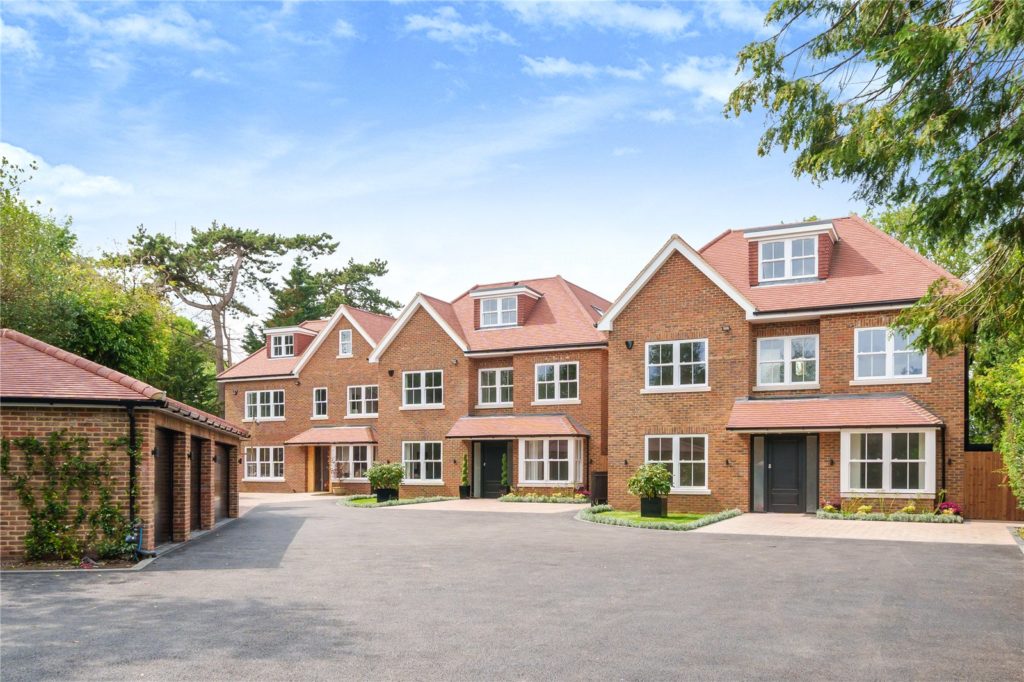Knightsbridge Close, Barnet Road